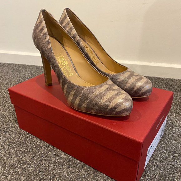 Salvatore Ferragamo Pump Leo 85 size 7.5 C - Picture 2 of 8
